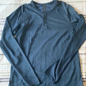 Lululemon Men’s Metal Vent Button down, Navy Small